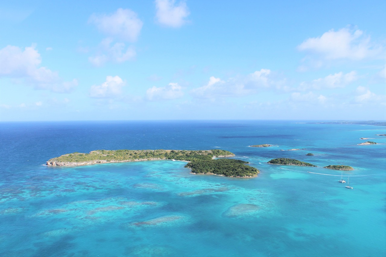 Descubre las islas privadas de lujo más impresionantes del mundo para pasar unas vacaciones exclusivas. Playas paradisíacas, privacidad total y experiencias únicas.